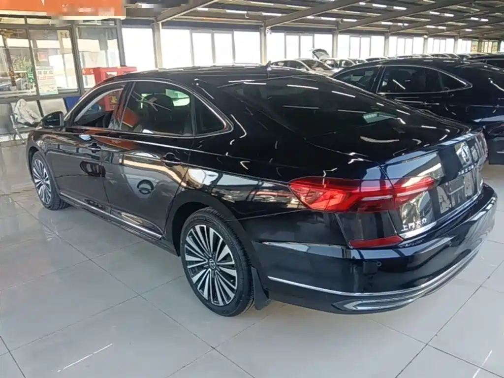 Passat 2021 330TSI Deluxe Edition купить на сайте DeffCars