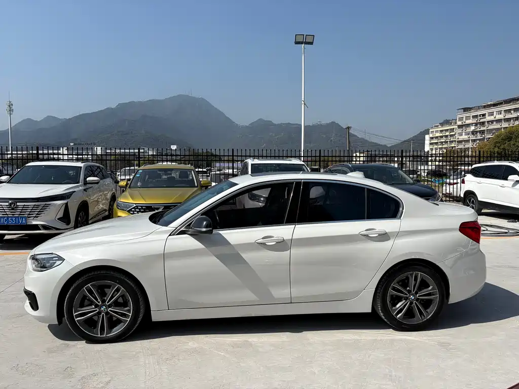 BMW 1 Series 2017 118i Sports купить на сайте DeffCars