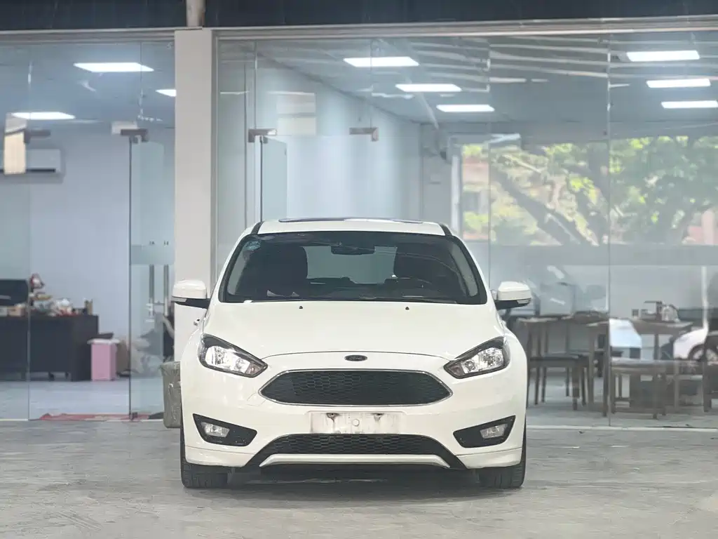 Focus 2015 Hatchback EcoBoost 180 Automatic Sports купить на сайте DeffCars