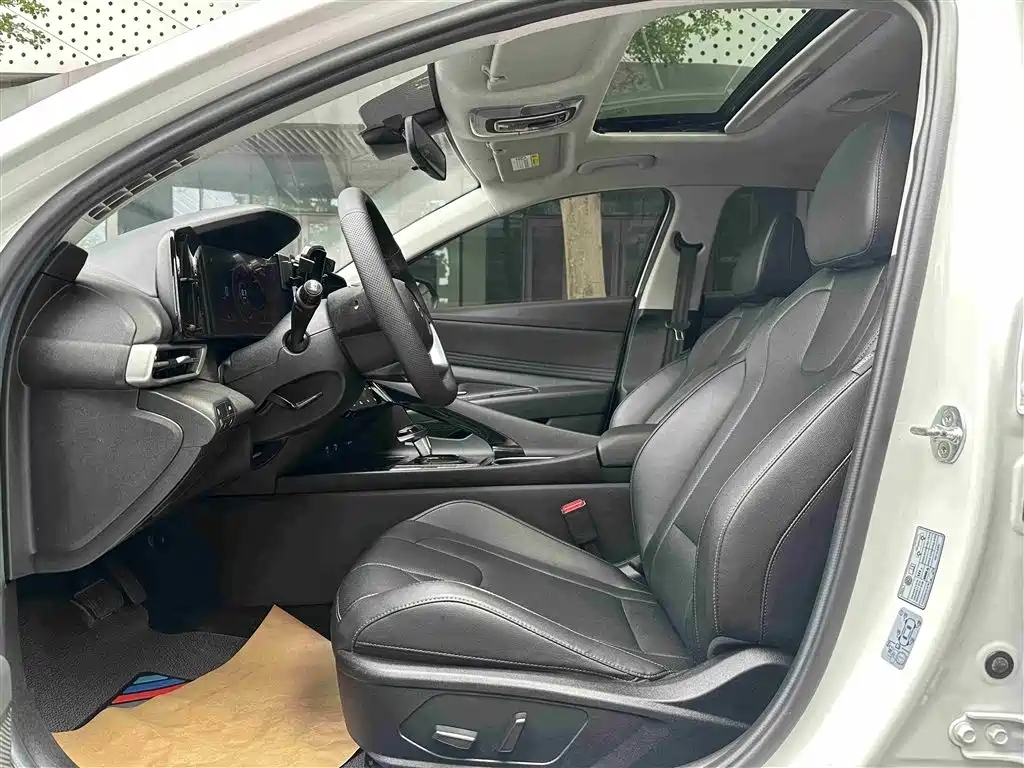 Elantra 2021 1.5L CVT LUX Premium Edition купить на сайте DeffCars