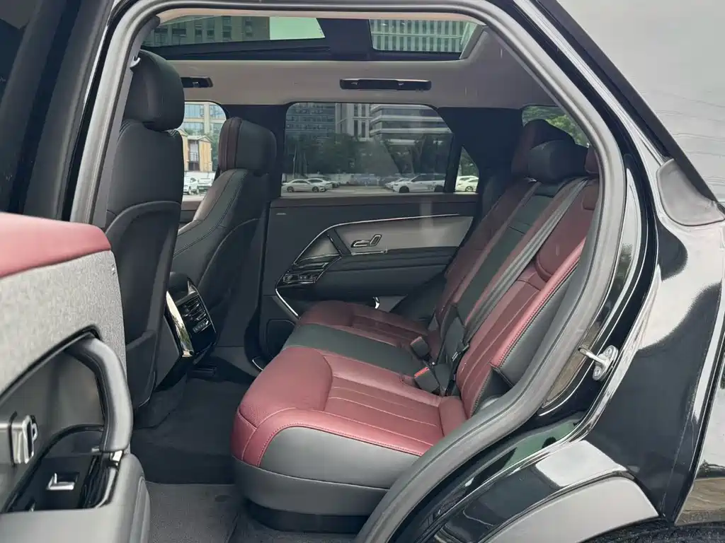 Range Rover Sport 2023 400PS Dynamic SE купить на сайте DeffCars