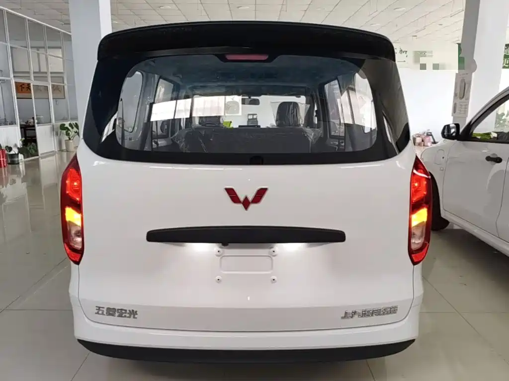 Hongguang New Energy 2024 Pure Electric Version 300KM Standard Type купить на сайте DeffCars