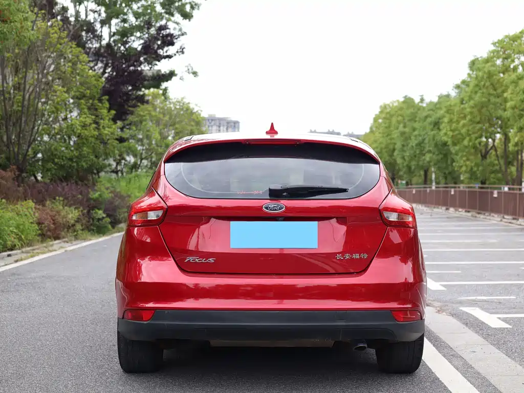 Focus 2018 Hatchback Classic 1.6L Automatic Comfort Smart Mobility Edition купить на сайте DeffCars