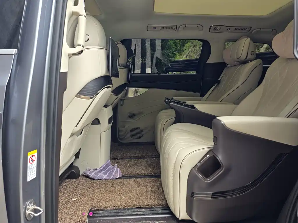 Denza D9 2024 DM-i 980 4WD Flagship купить на сайте DeffCars