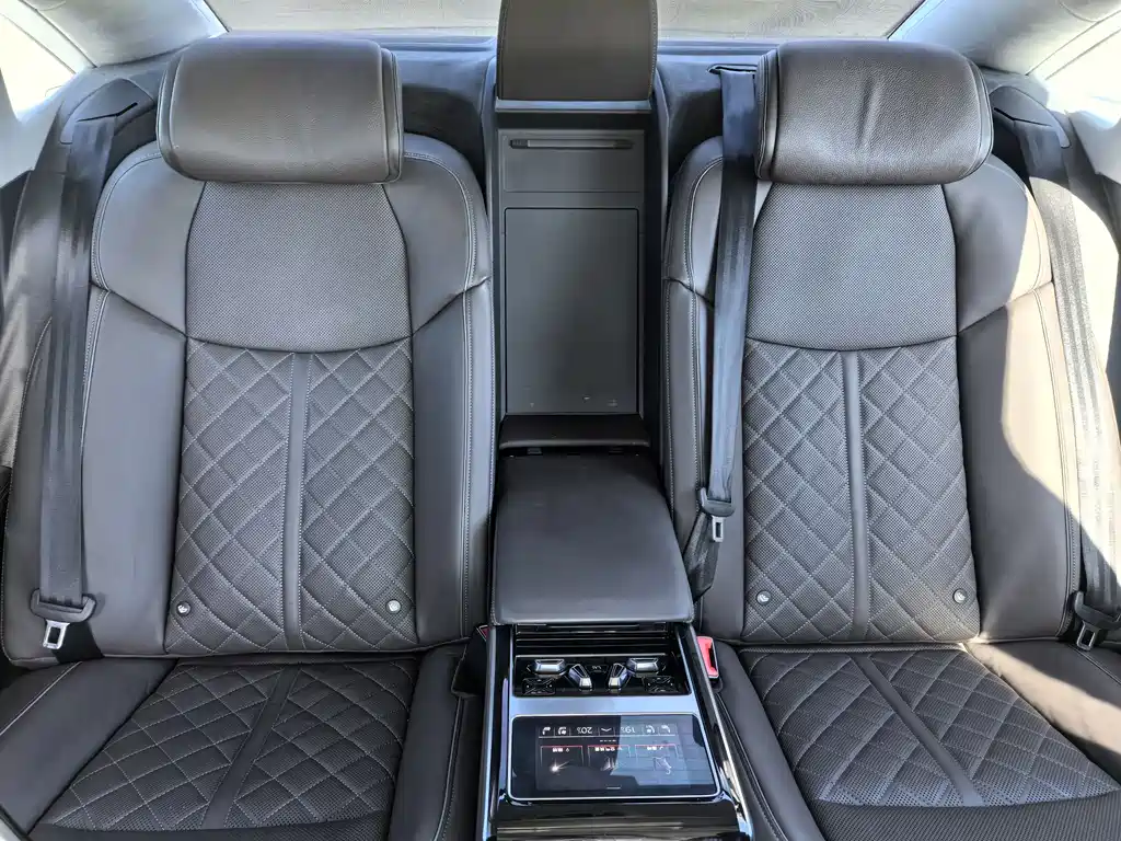 Audi A8 2023 A8L 55 TFSI quattro flagship model купить на сайте DeffCars