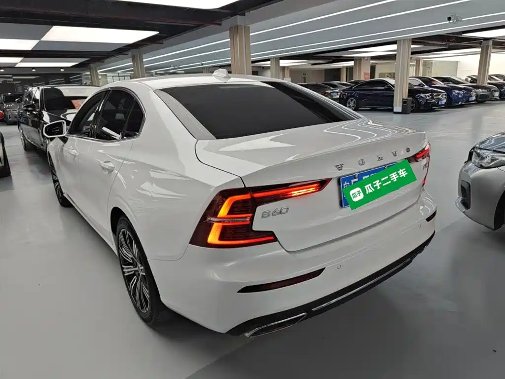 Volvo S60 2020 T4 Zhiyuan Luxury Edition купить на сайте DeffCars