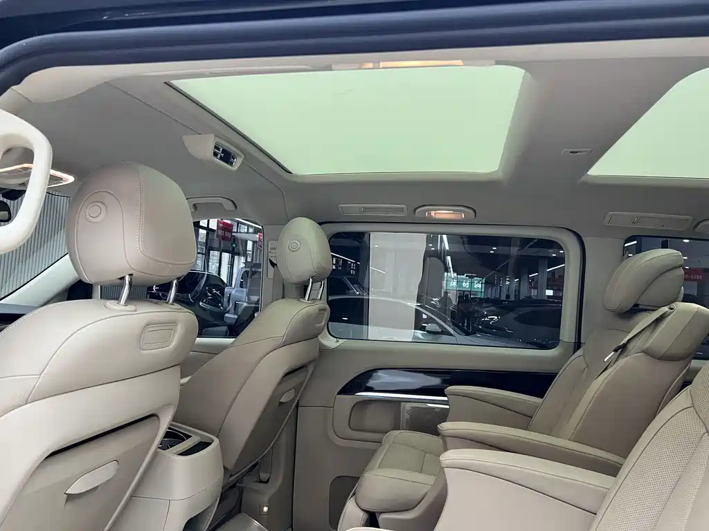 Mercedes-Benz V-Class 2017 V 260 L Premium Extended Edition купить на сайте DeffCars