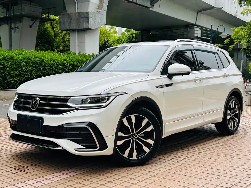 Tiguan L 2024 330TSI automatic two-wheel drive R-Line version купить на сайте DeffCars