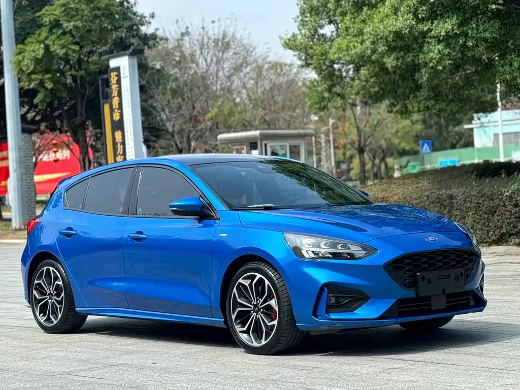 Focus 2021 Hatchback EcoBoost 180 Automatic ST Line купить на сайте DeffCars