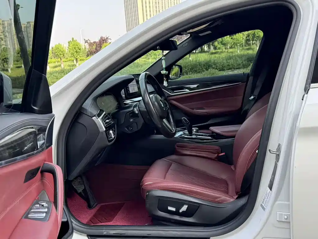 BMW 5 Series 2022 525Li M Sports Package купить на сайте DeffCars