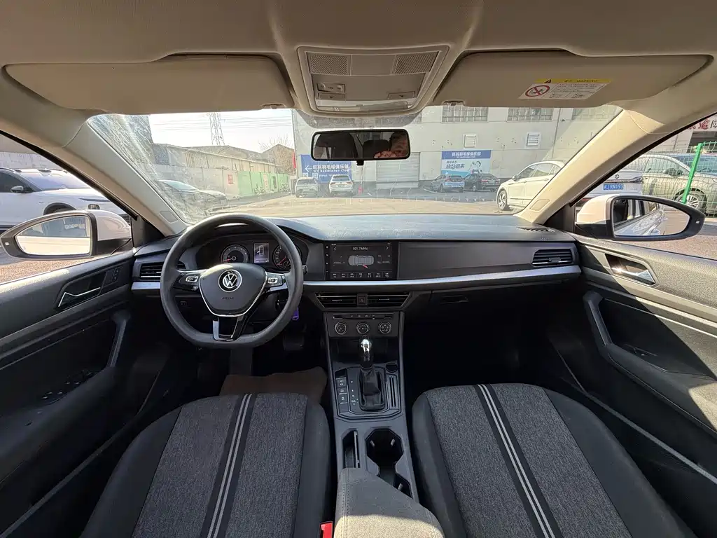 Lavida 2022 1.5L automatic fashion version купить на сайте DeffCars