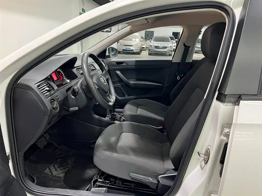 Santana 2021 1.5L automatic fashion version купить на сайте DeffCars