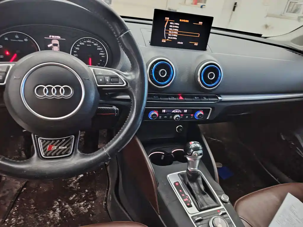 Audi A3 2015 Limousine 35 TFSI Million Commemorative Comfort Model купить на сайте DeffCars