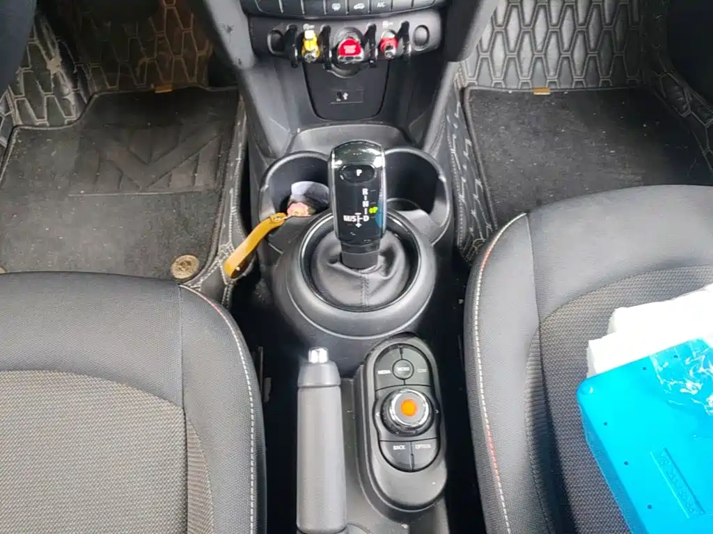 MINI 2022 facelift 1.5T ONE купить на сайте DeffCars