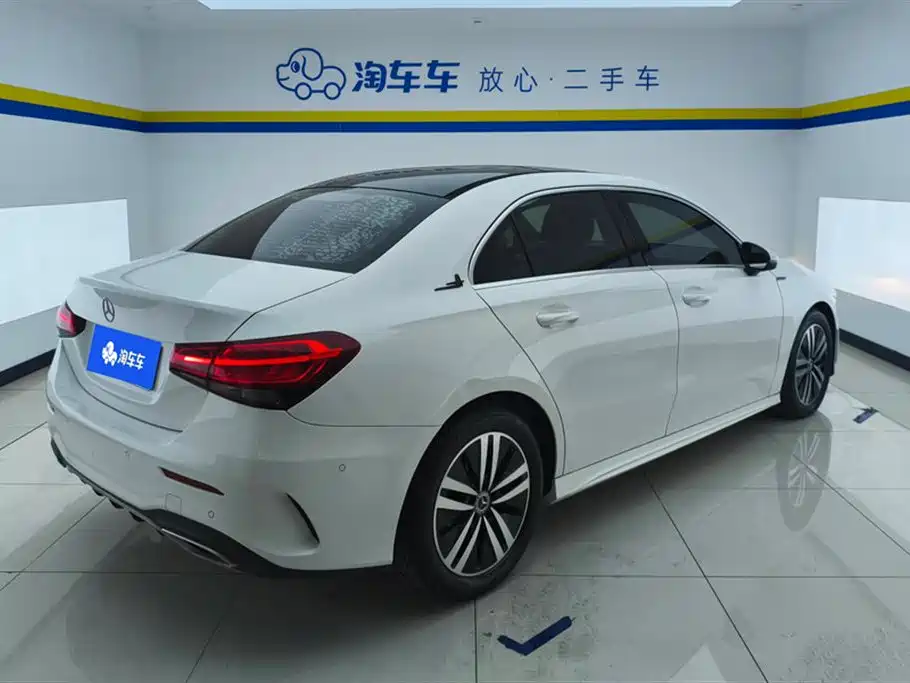 Mercedes-Benz A-Class 2019 A 180 L Sports Sedan купить на сайте DeffCars