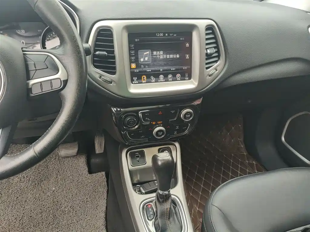 Compass 2017 200T Automatic Home Edition купить на сайте DeffCars