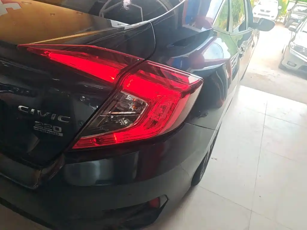 Civic 2016 220TURBO CVT Deluxe Edition купить на сайте DeffCars