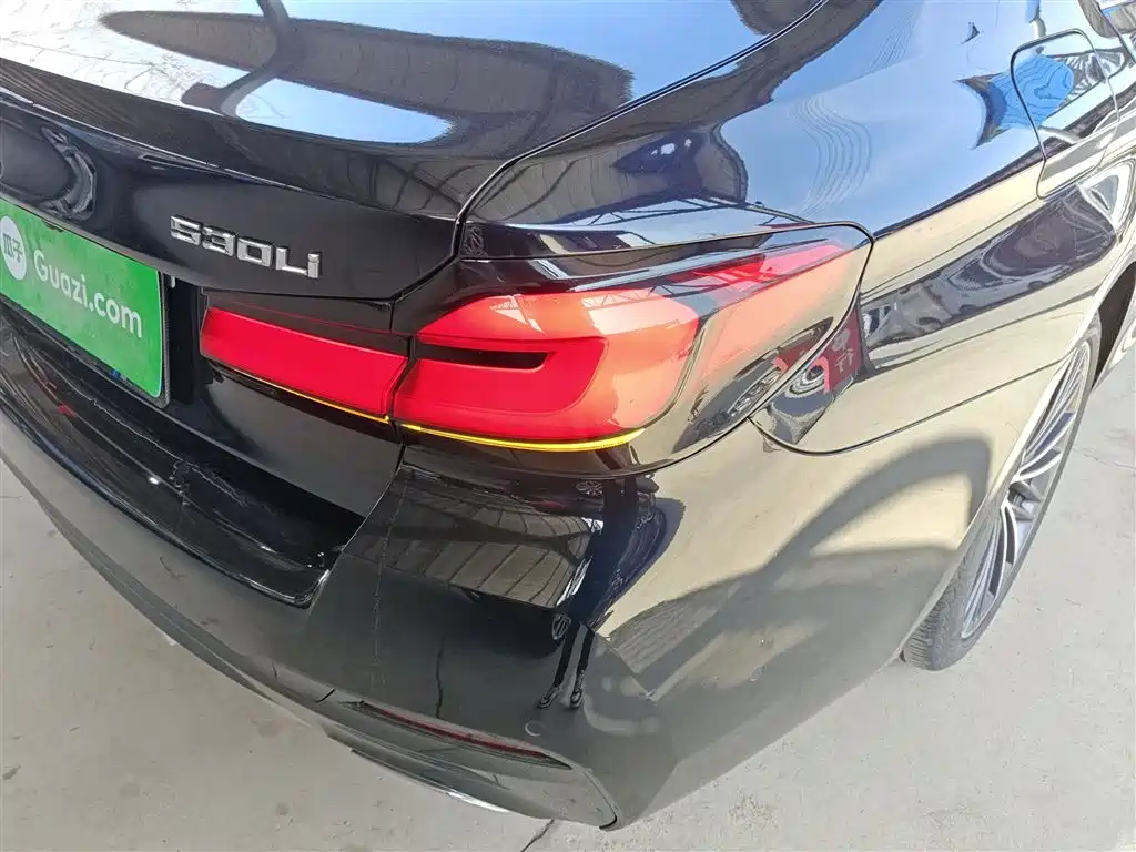 BMW 5 Series 2023 530Li Leading M Sports Package купить на сайте DeffCars