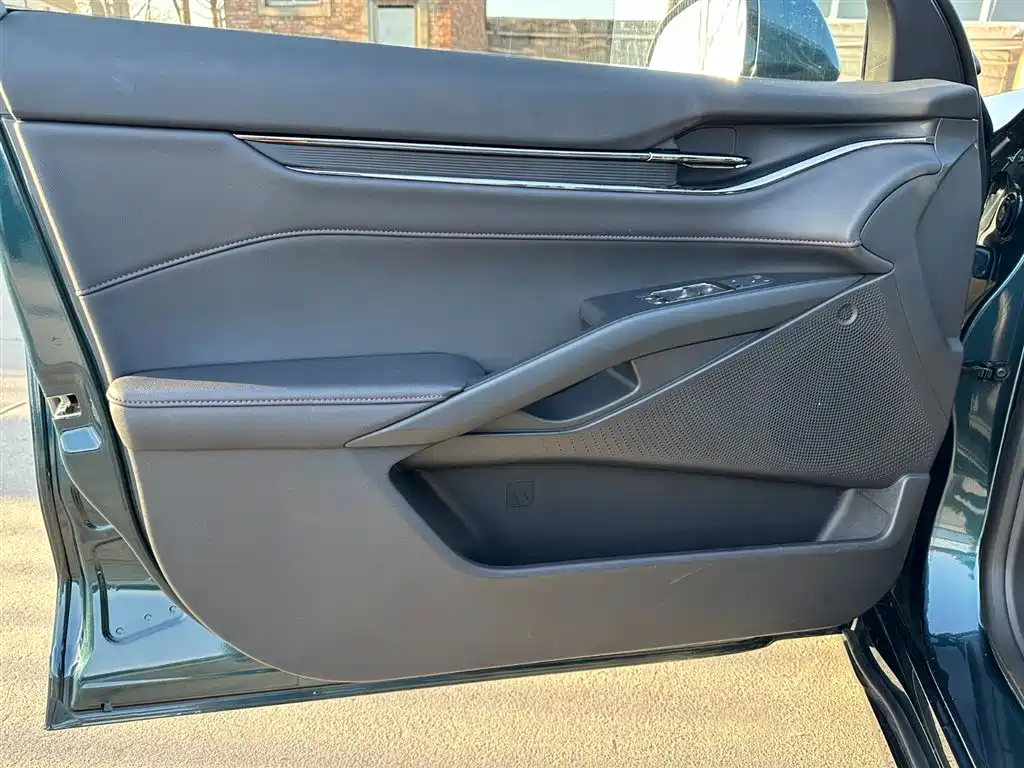 Mondeo 2023 EcoBoost 180 Luxury купить на сайте DeffCars