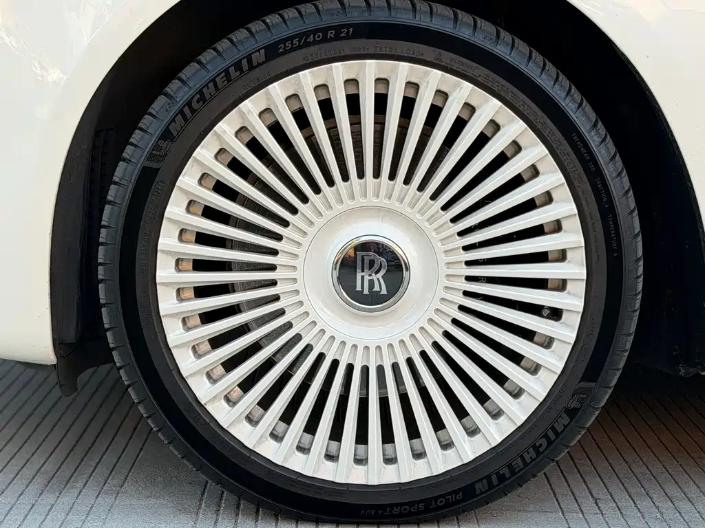 Ghost 2018 6.6T long wheelbase version купить на сайте DeffCars