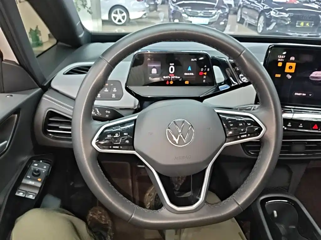 Volkswagen ID.3 2024 Outstanding Edition купить на сайте DeffCars