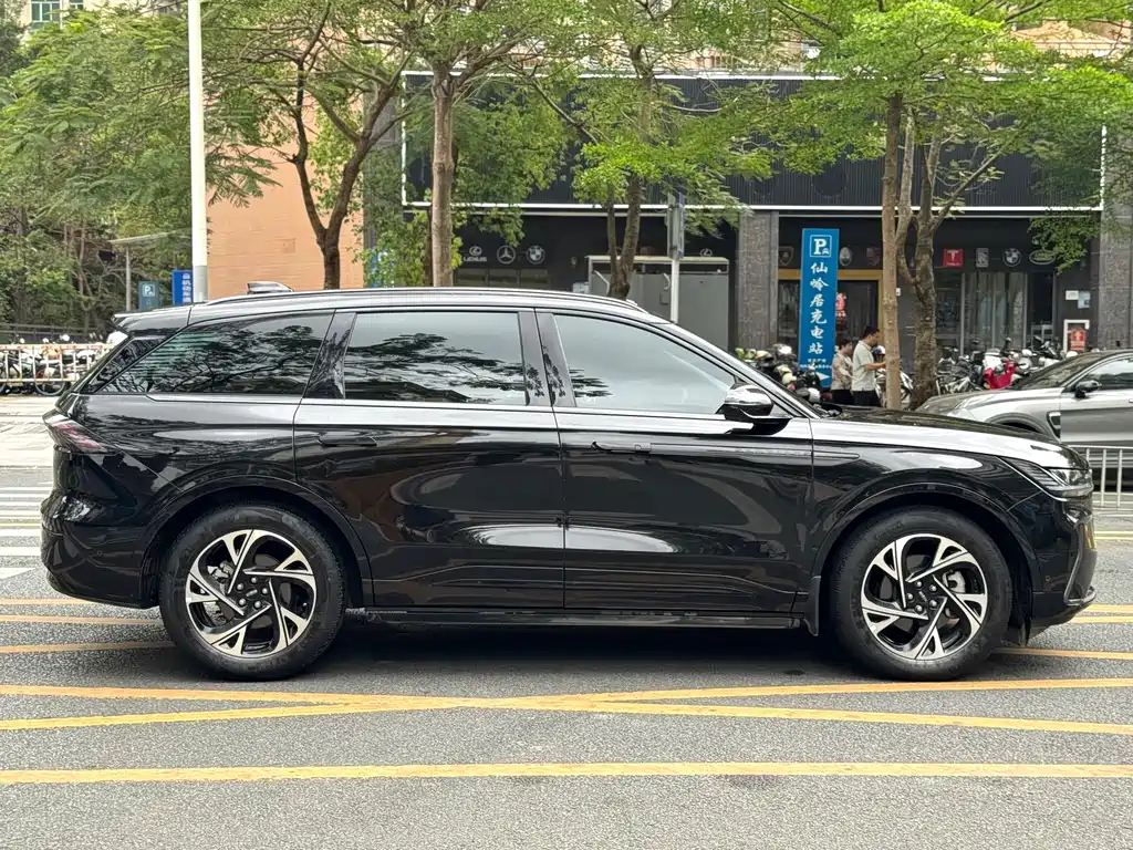 Voyager 2023 2.0T four-wheel drive Zunyi hybrid version купить на сайте DeffCars