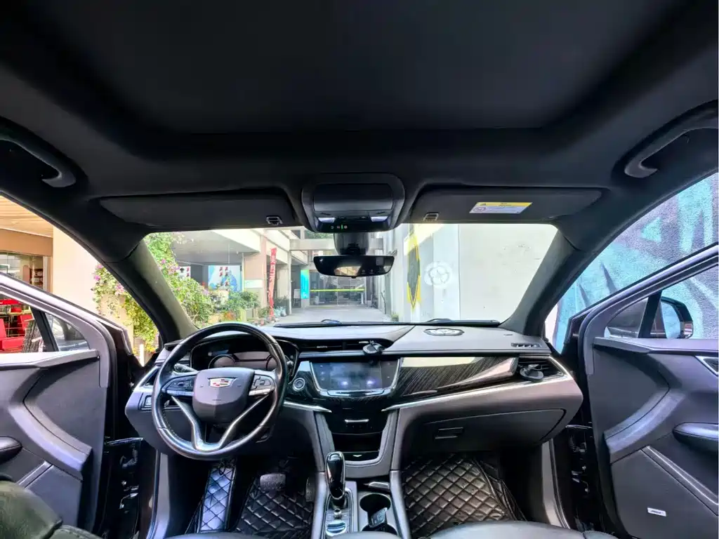 Cadillac XT6 2020 28T six-seat luxury model купить на сайте DeffCars