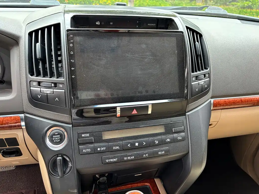 Land Cruiser imported 2015 4.0L V6 Middle East Limited Edition купить на сайте DeffCars