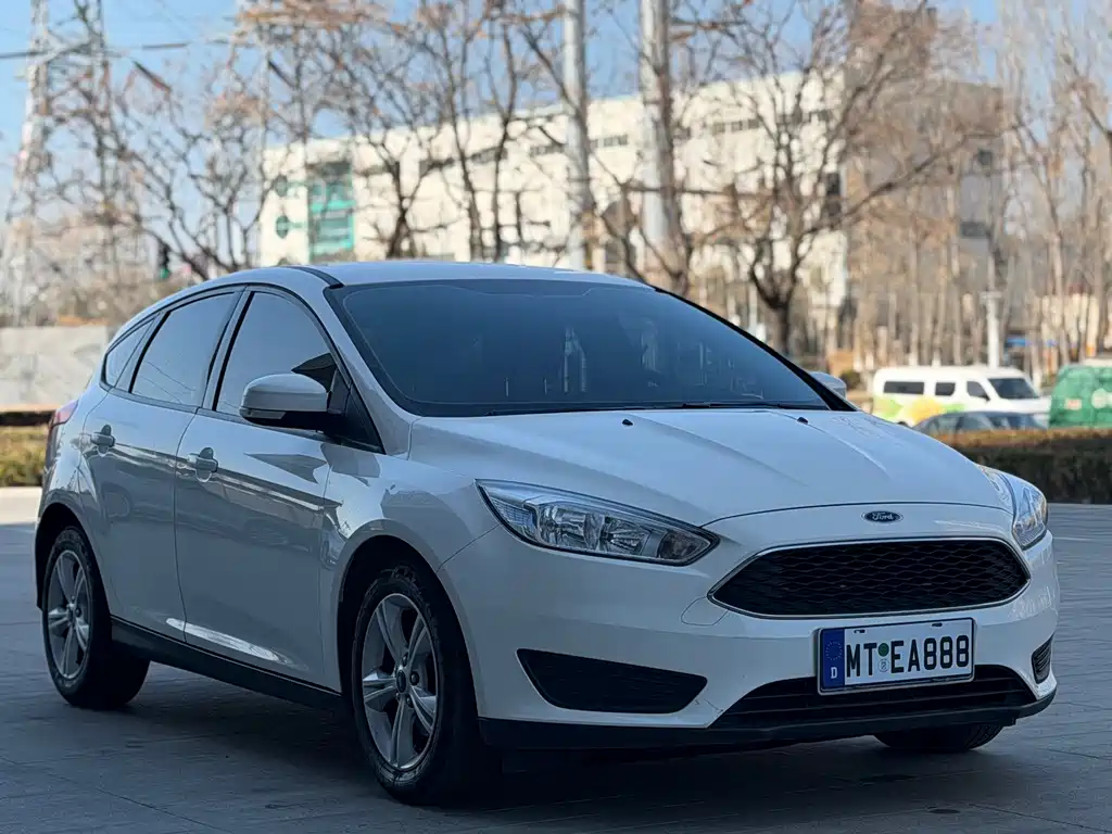 Focus 2018 hatchback classic 1.6L automatic comfort smart mobility version купить на сайте DeffCars