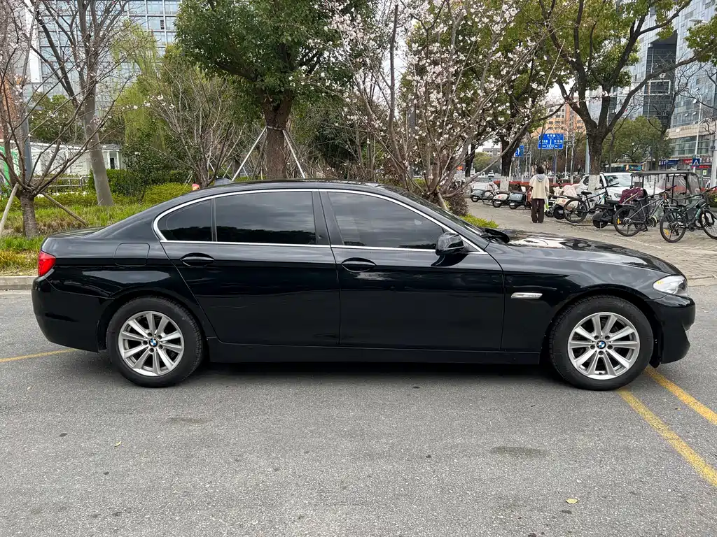 BMW 5 Series 2012 520Li Elegant купить на сайте DeffCars