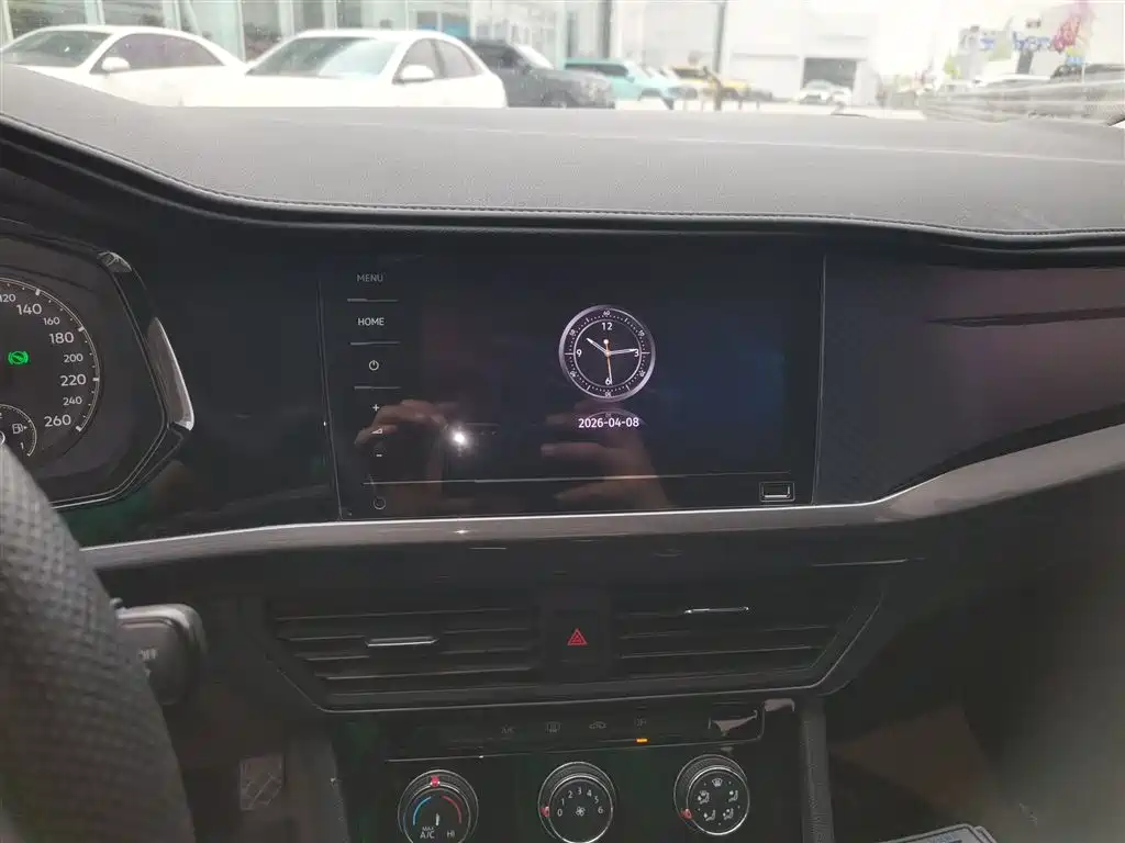 Bora 2020 1.5L automatic comfort model купить на сайте DeffCars
