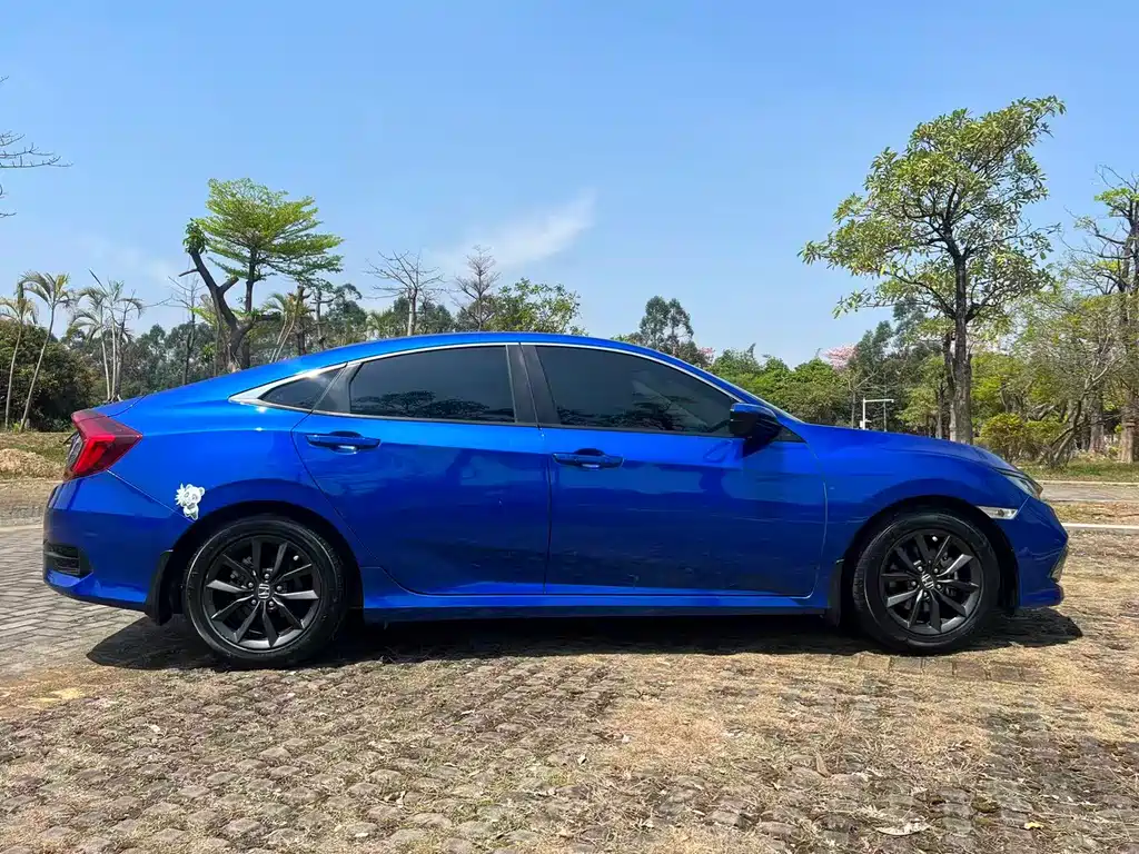 Civic 2019 220TURBO CVT Dynamic Edition National V купить на сайте DeffCars