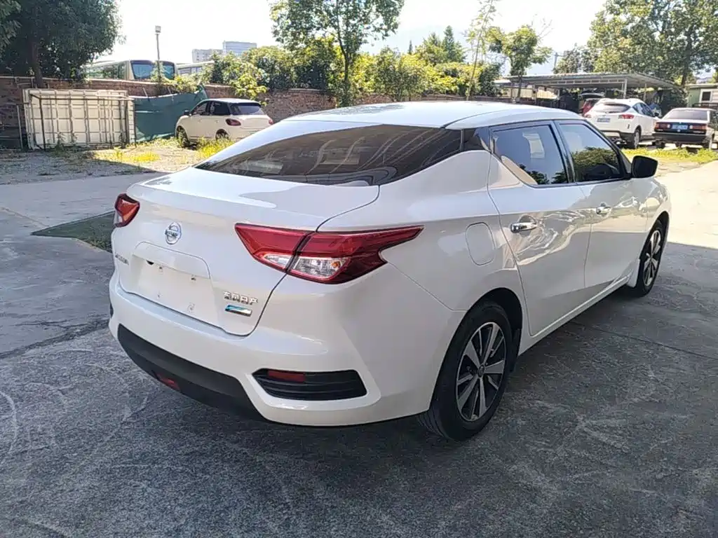 Bluebird 2019 1.6L CVT Cool Edition National VI купить на сайте DeffCars