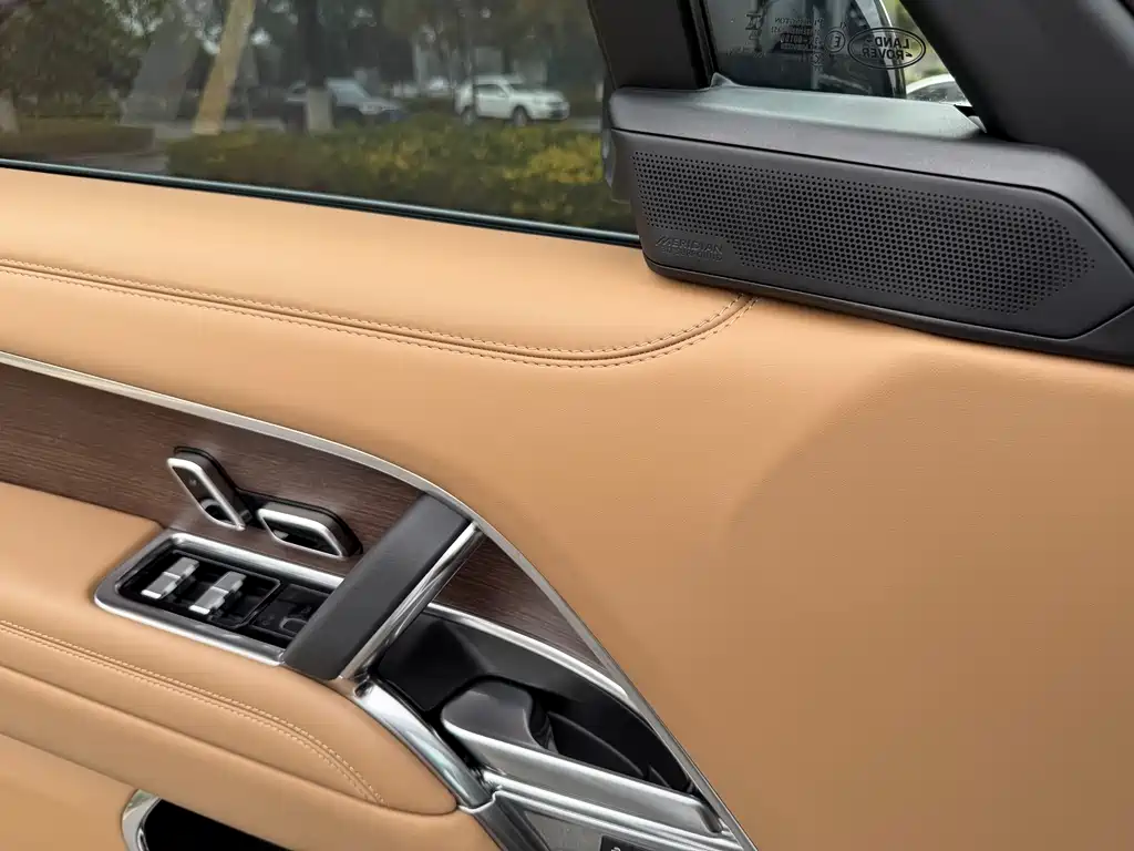 Range Rover 2023 3.0 L6 400PS Genesis Extended Edition купить на сайте DeffCars