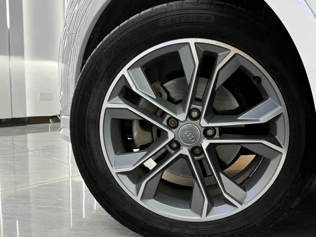 Audi Q3 2020 40 TFSI Fashionable and Dynamic купить на сайте DeffCars