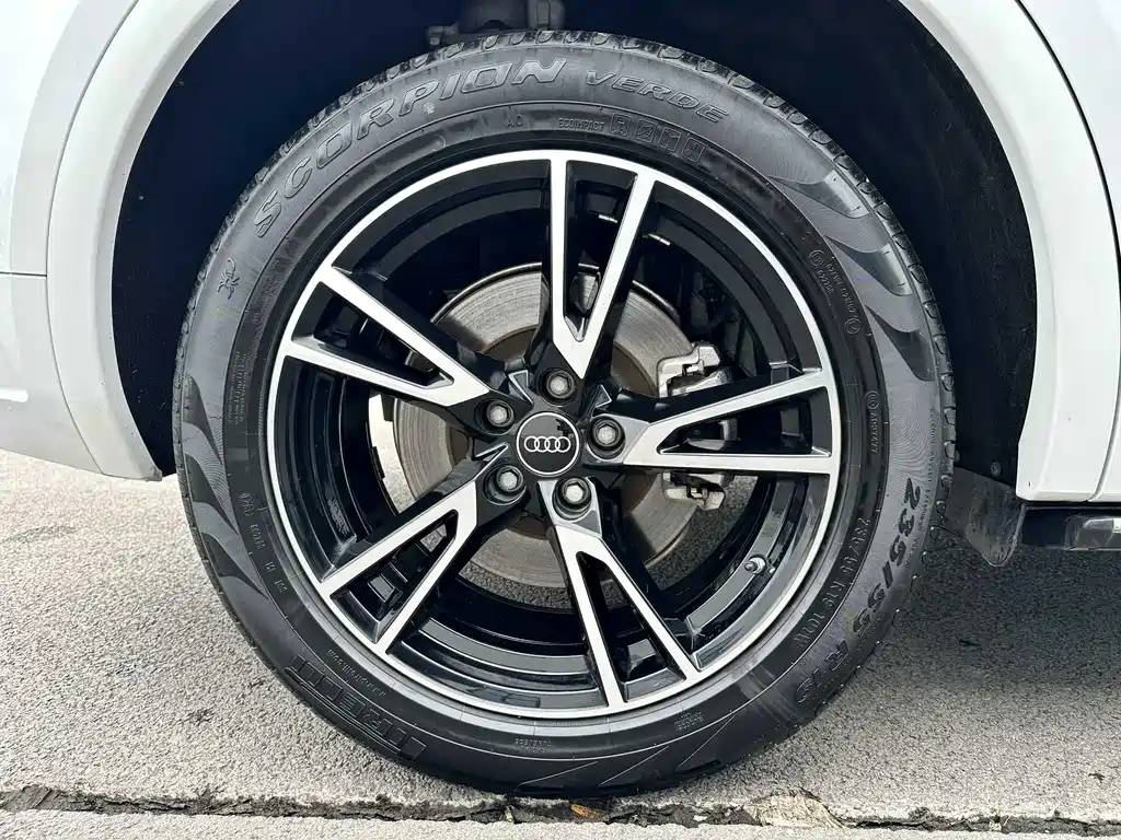 Audi Q5L 2024 40 TFSI Fashion Dynamic купить на сайте DeffCars