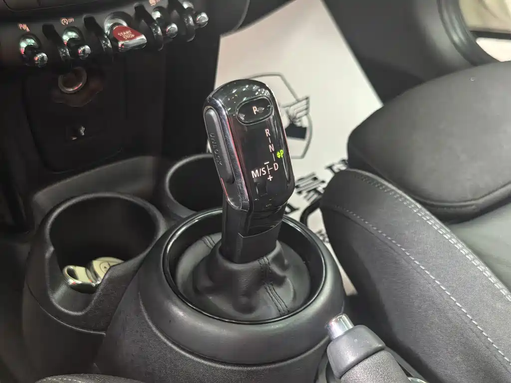MINI 2019 1.5T COOPER Classic купить на сайте DeffCars