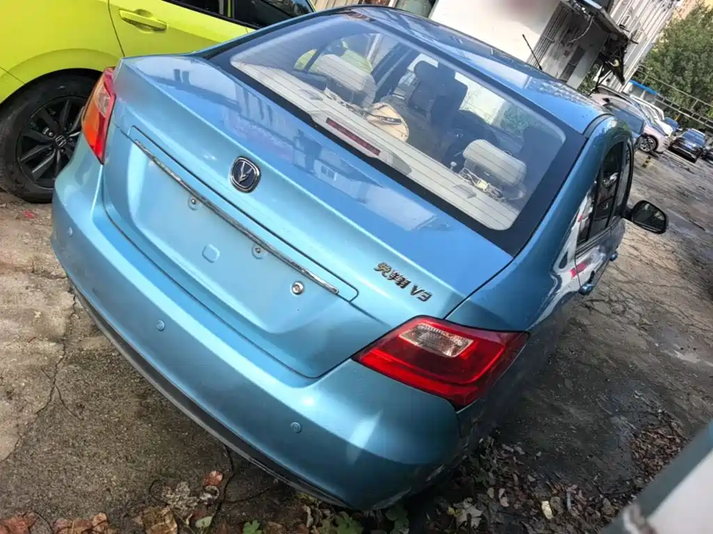 Yuexiang V3 2012 1.3L Manual Comfort Type National IV купить на сайте DeffCars