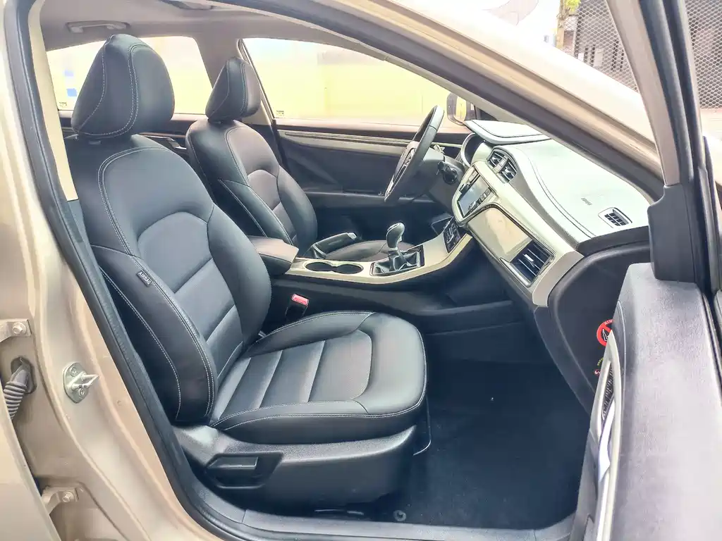 Emgrand GL 2017 1.3T Manual Elite купить на сайте DeffCars