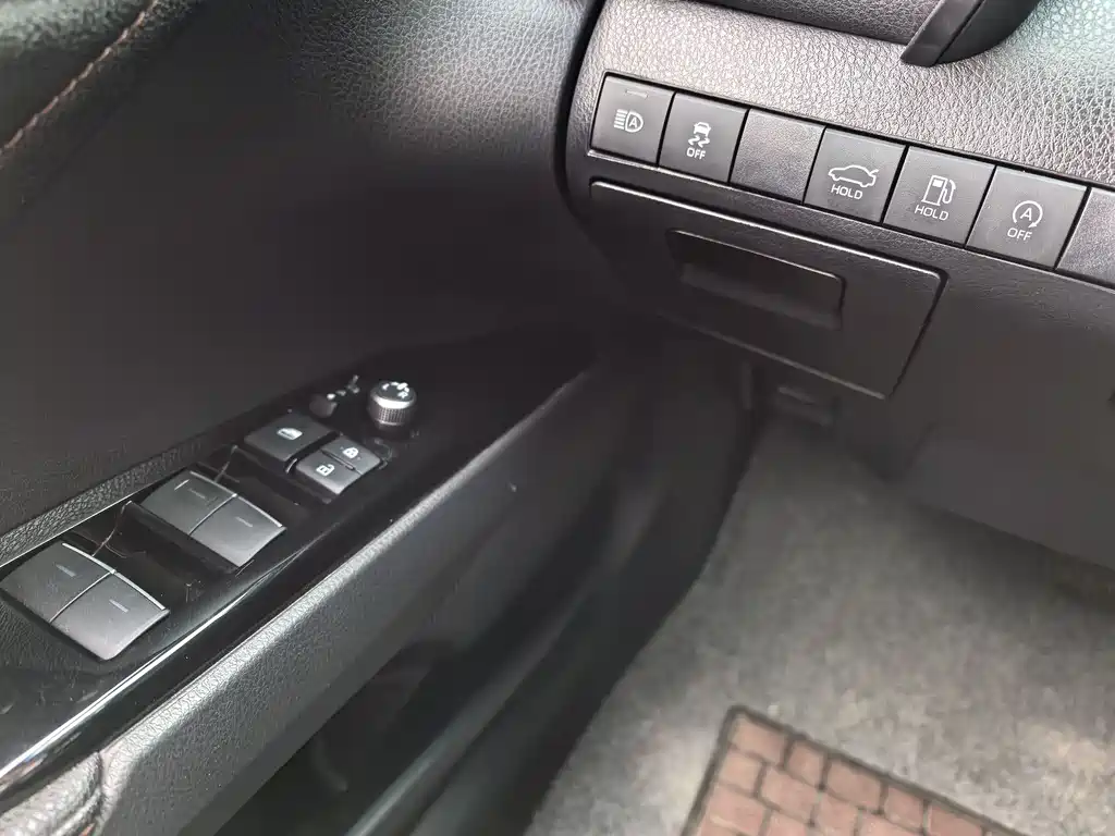 Camry 2021 2.0G Deluxe Edition купить на сайте DeffCars