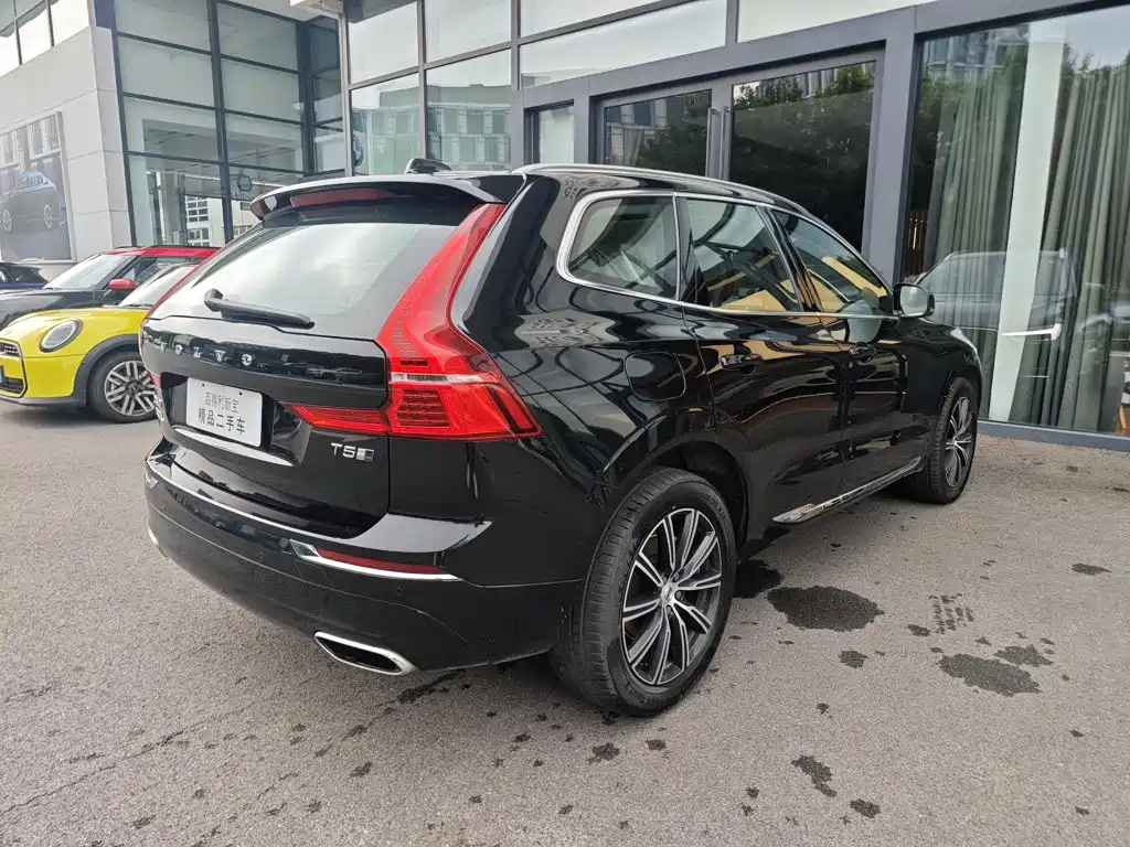 Volvo XC60 2020 T5 four-wheel drive Zhiyuan Deluxe Edition купить на сайте DeffCars