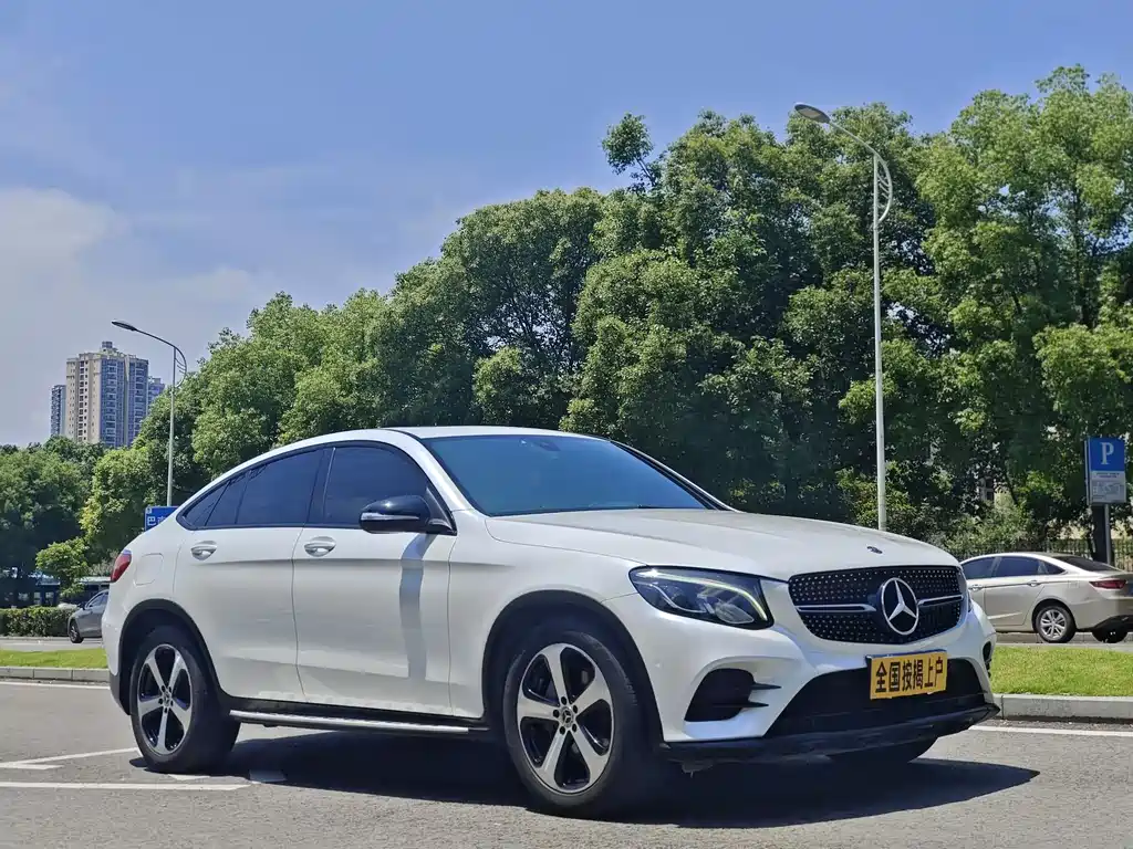 Mercedes-Benz GLC Coupe 2018 GLC 200 4MATIC Coupe SUV купить на сайте DeffCars