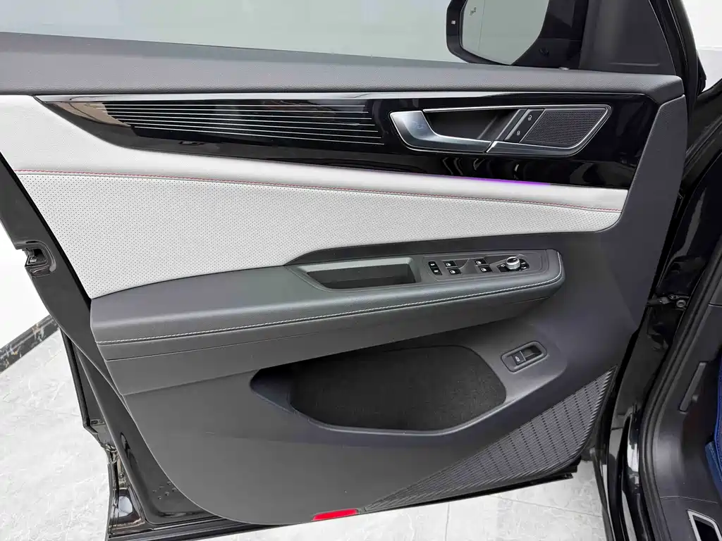 Touron 2024 Touron X 380TSI four-wheel drive luxury version купить на сайте DeffCars
