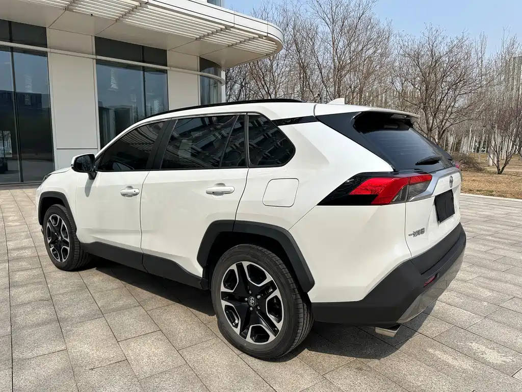RAV4 Rongfang 2021 2.0L CVT four-wheel drive premium version купить на сайте DeffCars