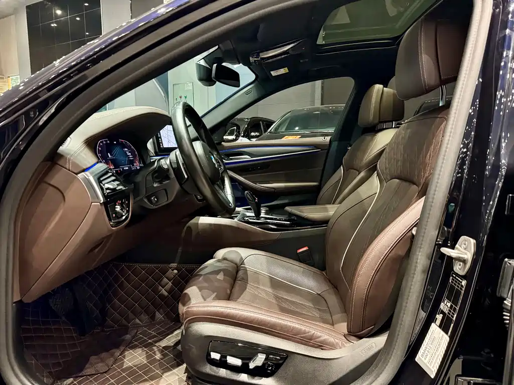 BMW 5 Series 2021 530Li Exclusive M Sports Package купить на сайте DeffCars