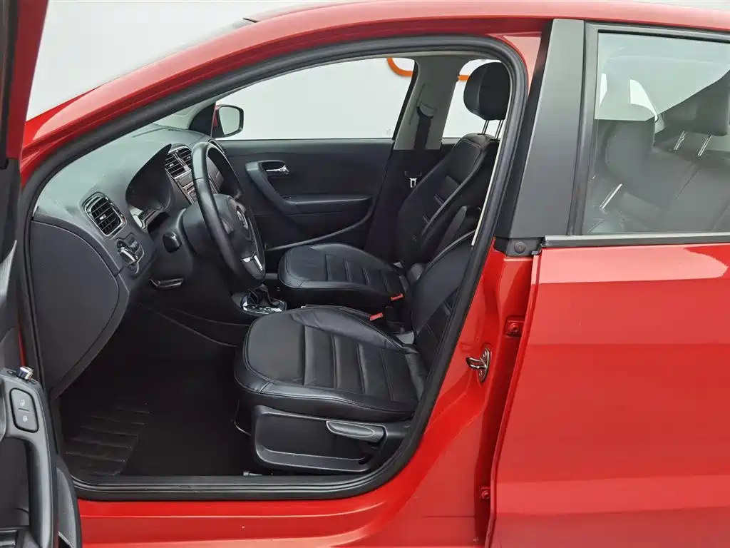 Polo 2013 1.4L automatic luxury version купить на сайте DeffCars