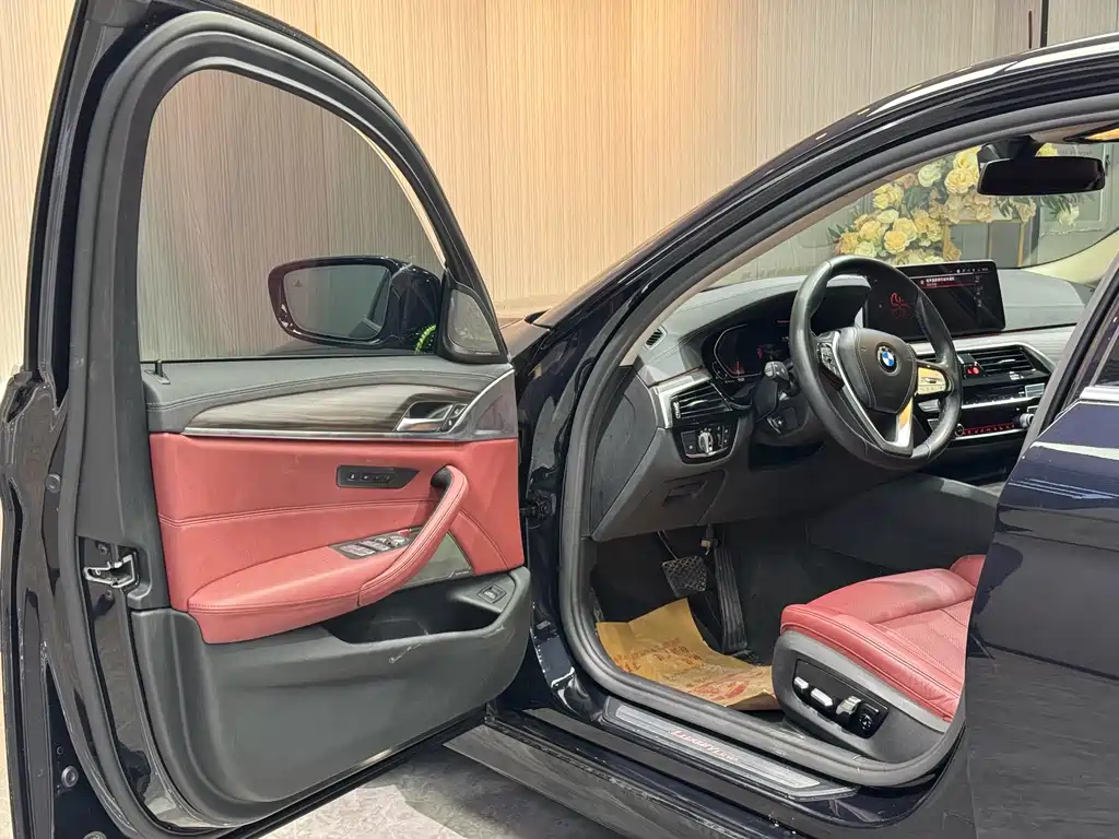 BMW 5 Series 2022 530Li Exclusive Luxury Package купить на сайте DeffCars