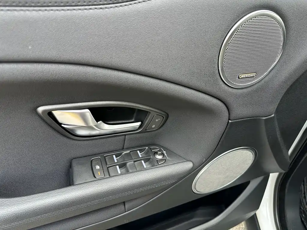 Range Rover Evoque 2016 2.0T SE Zhiyao Edition купить на сайте DeffCars