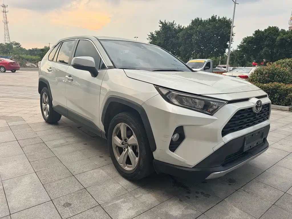 RAV4 Rongfang 2021 2.0L CVT two-wheel drive fashion version купить на сайте DeffCars