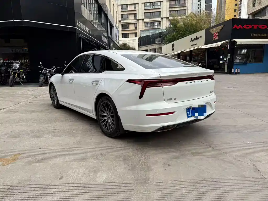 Pentium B70 2023 third generation 1.5T automatic enjoyment type 70th anniversary commemorative edition купить на сайте DeffCars